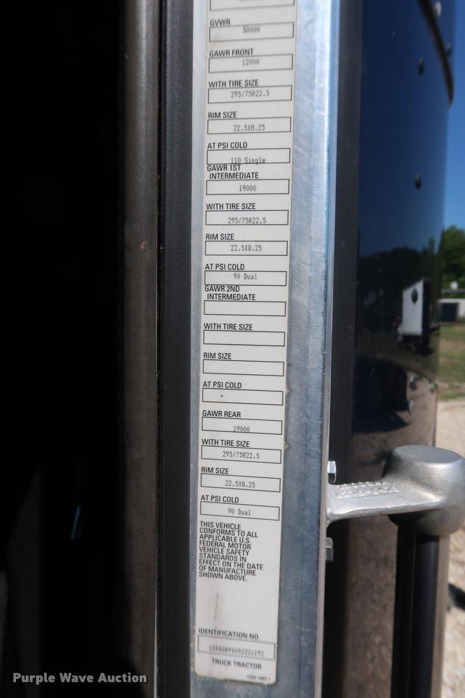 image for item DD1630 2009 Kenworth T660 semi truck