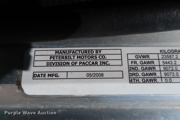 image for item DD1631 2009 Peterbilt 386 semi truck