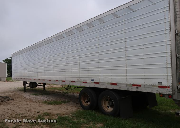 image for item DD1684 2004 Utility 3000R refrigerated van trailer
