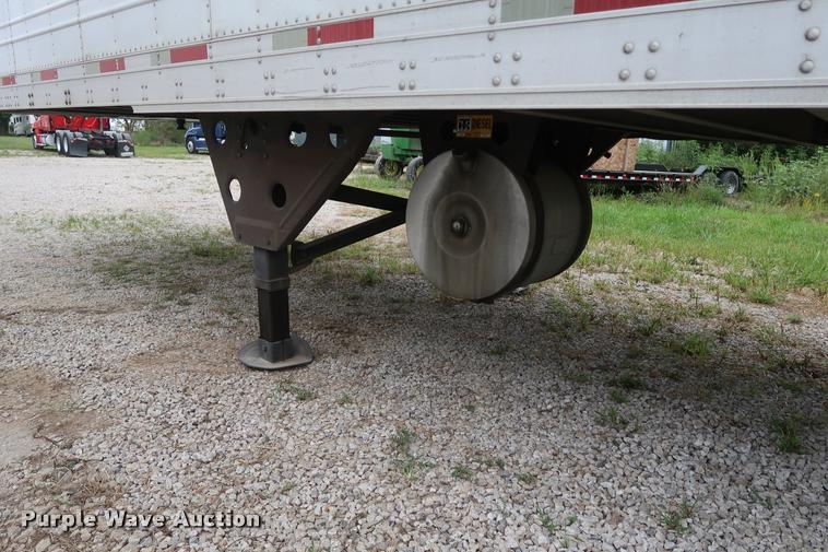 image for item DD1684 2004 Utility 3000R refrigerated van trailer