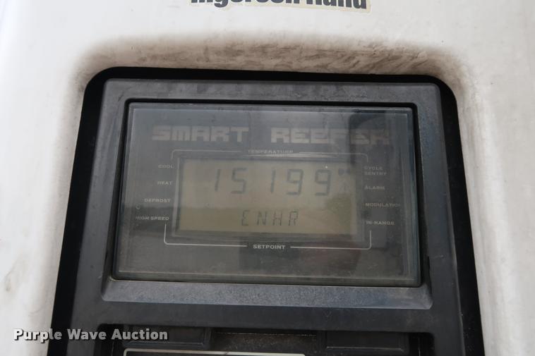 image for item DD1684 2004 Utility 3000R refrigerated van trailer