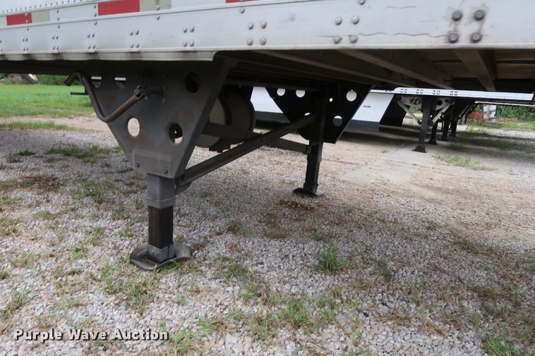 image for item DD1684 2004 Utility 3000R refrigerated van trailer