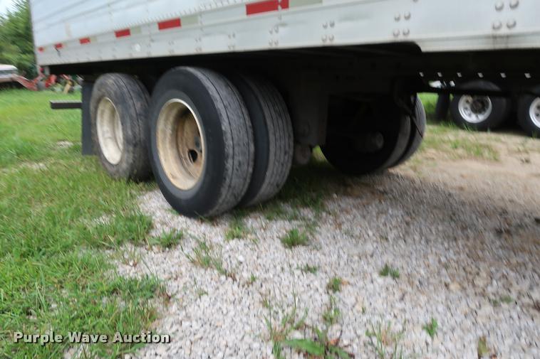 image for item DD1684 2004 Utility 3000R refrigerated van trailer