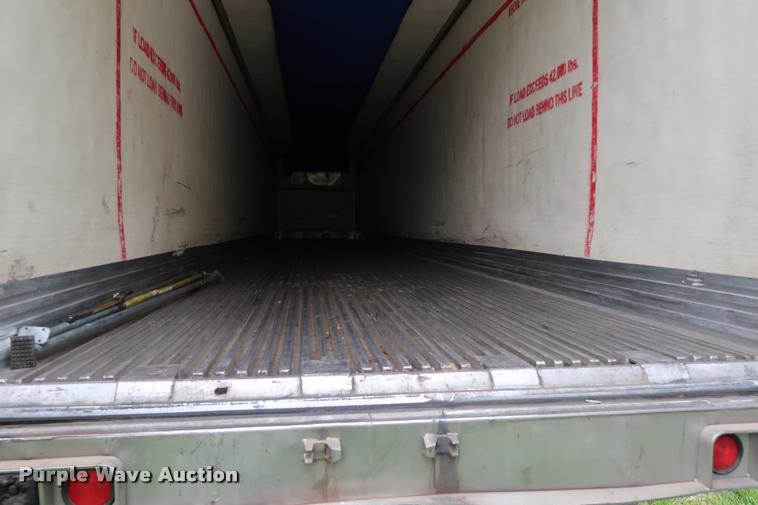 image for item DD1684 2004 Utility 3000R refrigerated van trailer