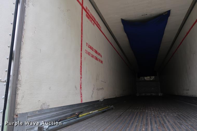 image for item DD1684 2004 Utility 3000R refrigerated van trailer