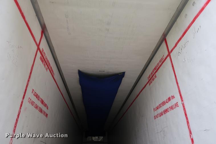 image for item DD1684 2004 Utility 3000R refrigerated van trailer