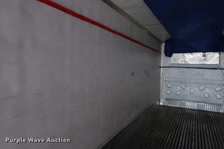 image for item DD1684 2004 Utility 3000R refrigerated van trailer