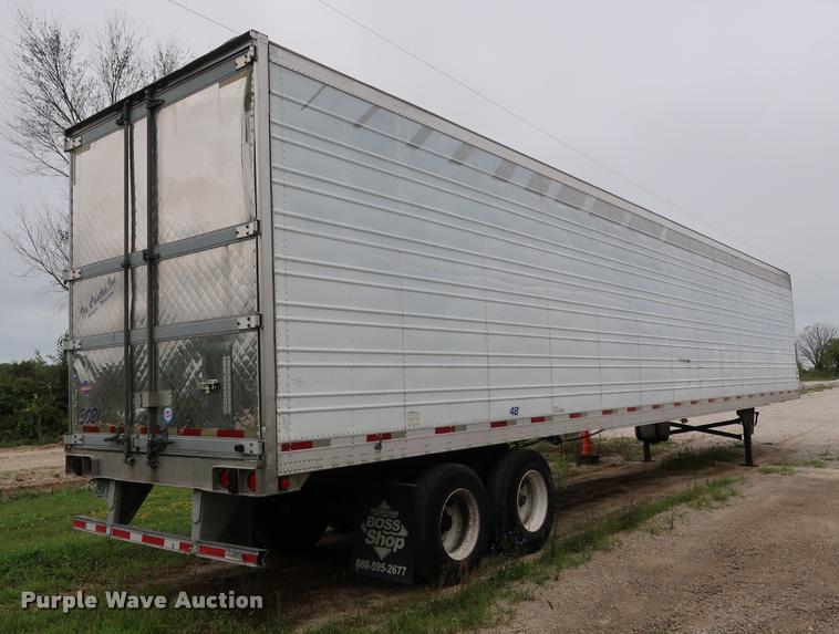 image for item DD1685 2004 Utility 3000R refrigerated van trailer