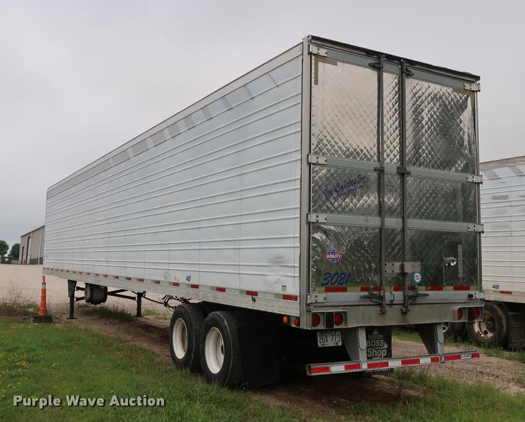 image for item DD1685 2004 Utility 3000R refrigerated van trailer