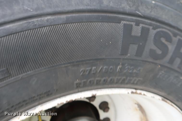 image for item DD1685 2004 Utility 3000R refrigerated van trailer