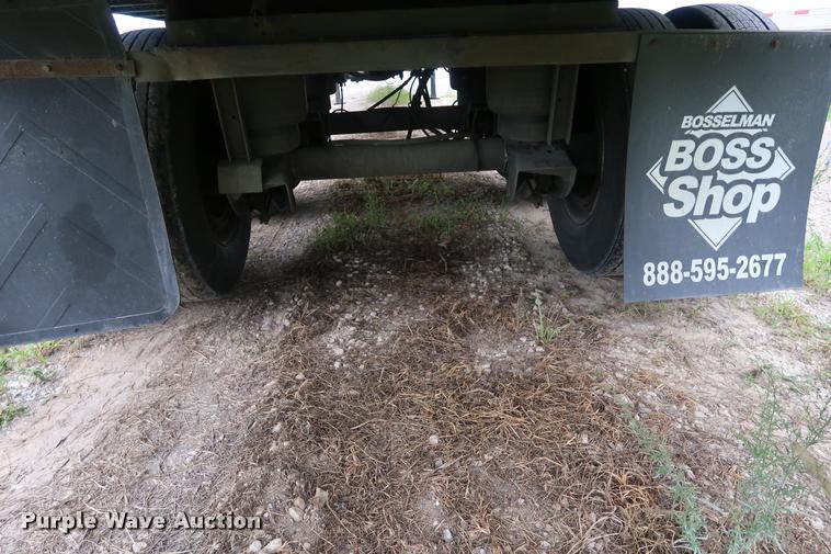 image for item DD1685 2004 Utility 3000R refrigerated van trailer