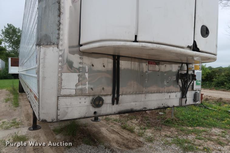 image for item DD1685 2004 Utility 3000R refrigerated van trailer