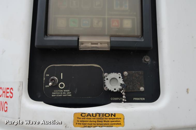 image for item DD1685 2004 Utility 3000R refrigerated van trailer