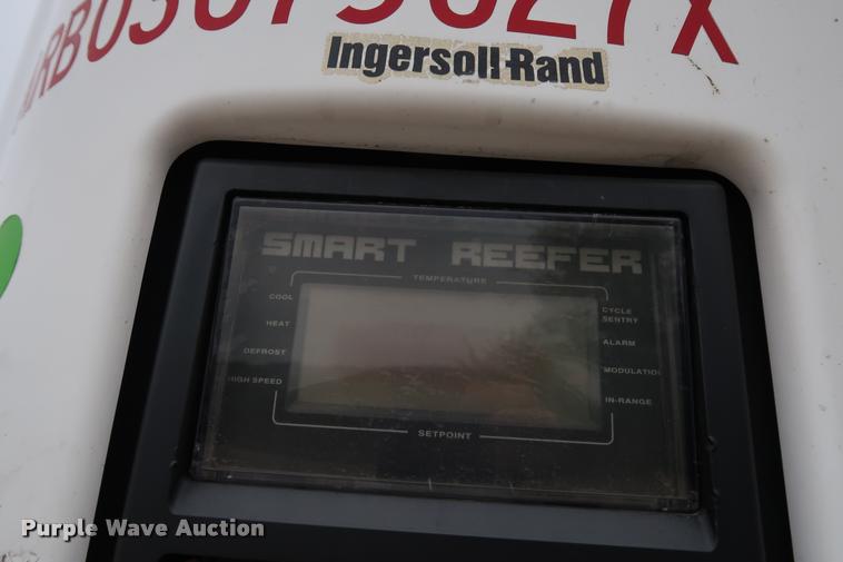 image for item DD1685 2004 Utility 3000R refrigerated van trailer