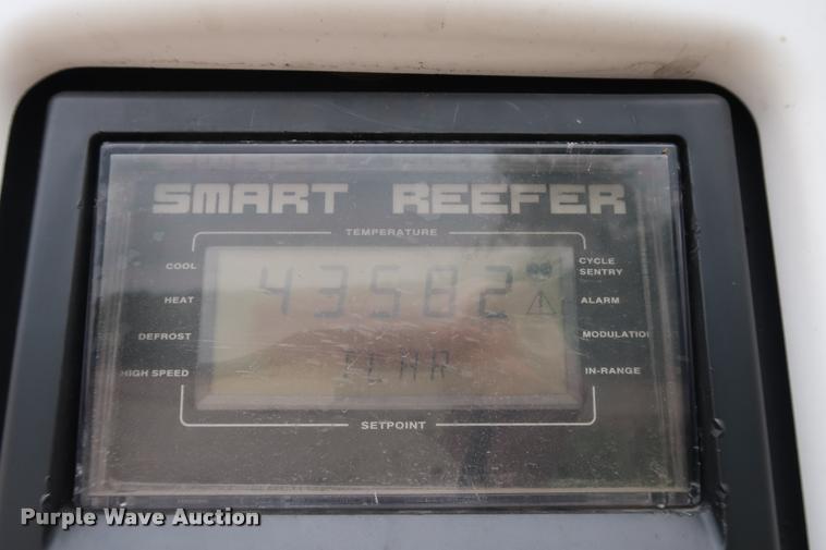 image for item DD1685 2004 Utility 3000R refrigerated van trailer