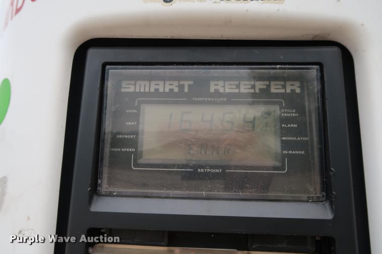 image for item DD1685 2004 Utility 3000R refrigerated van trailer