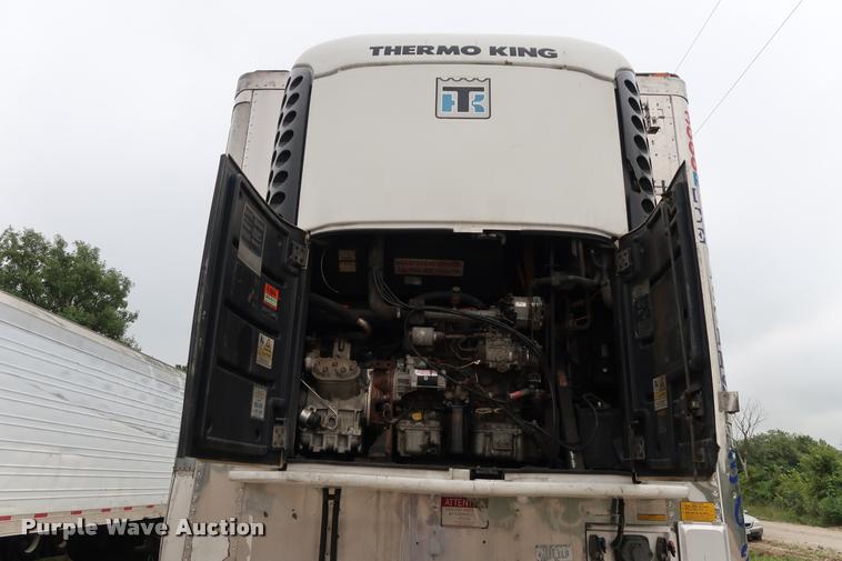 image for item DD1685 2004 Utility 3000R refrigerated van trailer