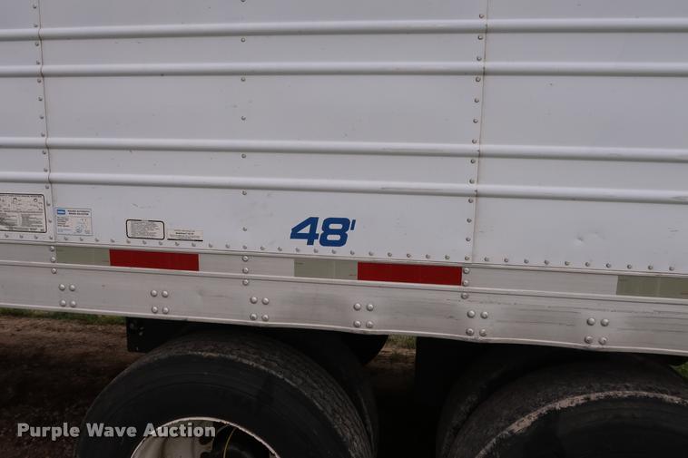 image for item DD1685 2004 Utility 3000R refrigerated van trailer