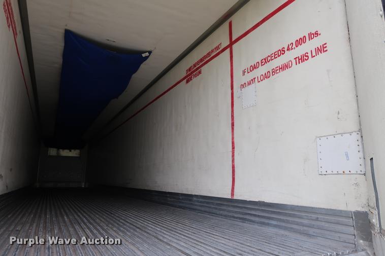 image for item DD1685 2004 Utility 3000R refrigerated van trailer