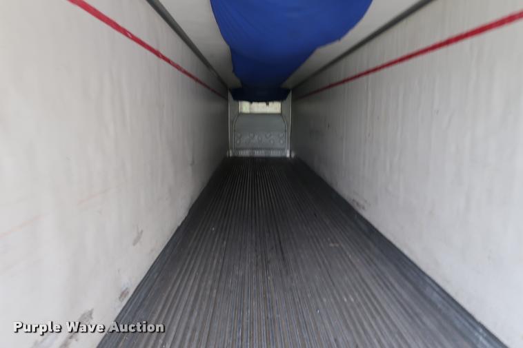 image for item DD1685 2004 Utility 3000R refrigerated van trailer