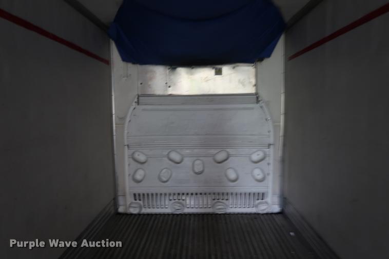 image for item DD1685 2004 Utility 3000R refrigerated van trailer