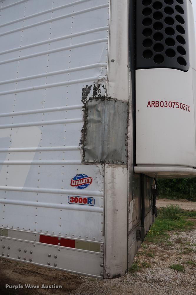image for item DD1685 2004 Utility 3000R refrigerated van trailer