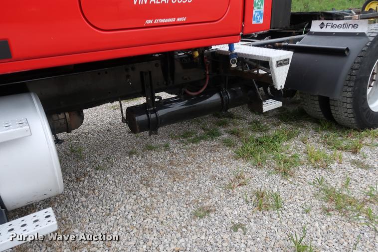 image for item DD1686 2010 Freightliner Cascadia semi truck