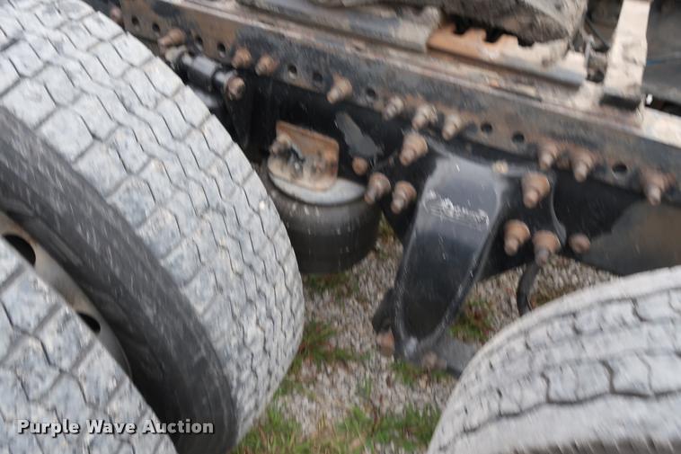 image for item DD1686 2010 Freightliner Cascadia semi truck