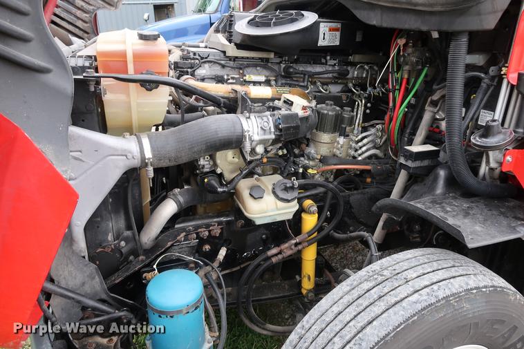 image for item DD1686 2010 Freightliner Cascadia semi truck