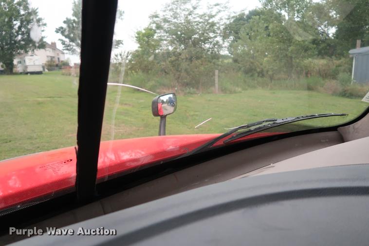 image for item DD1686 2010 Freightliner Cascadia semi truck