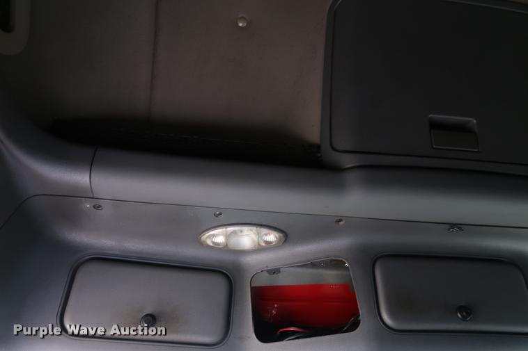 image for item DD1686 2010 Freightliner Cascadia semi truck