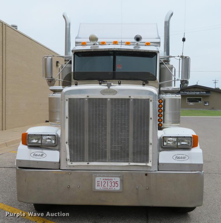 image for item DI9863 1994 Peterbilt 379 semi truck
