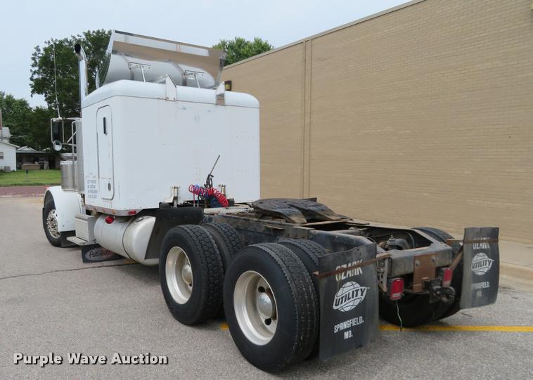 image for item DI9863 1994 Peterbilt 379 semi truck