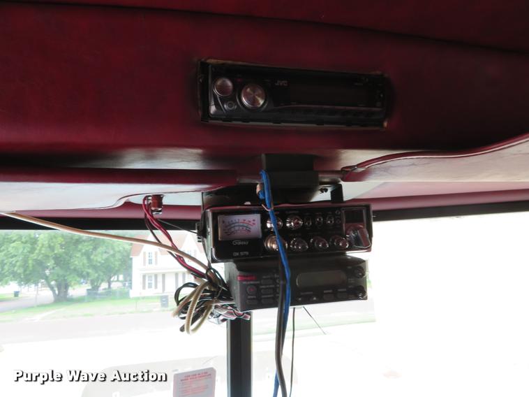 image for item DI9863 1994 Peterbilt 379 semi truck