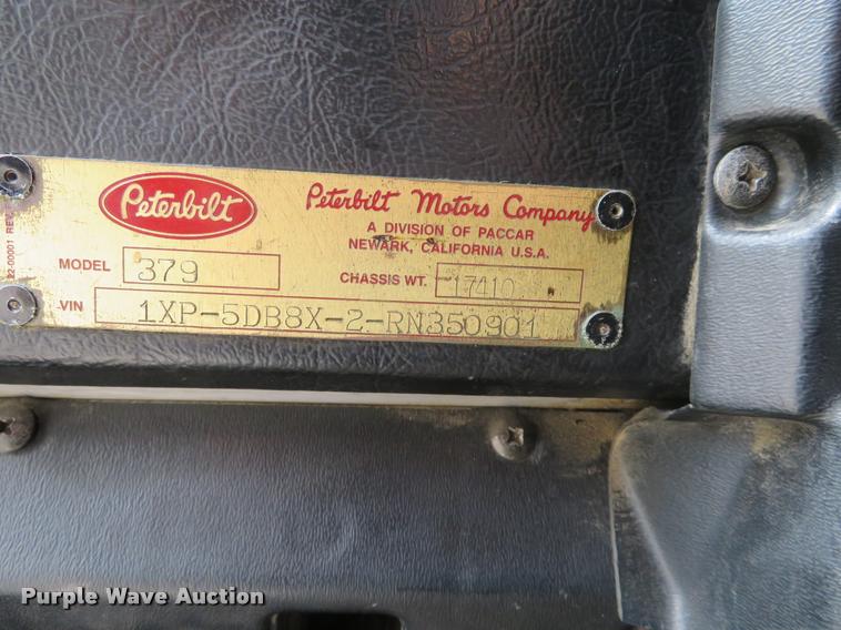 image for item DI9863 1994 Peterbilt 379 semi truck