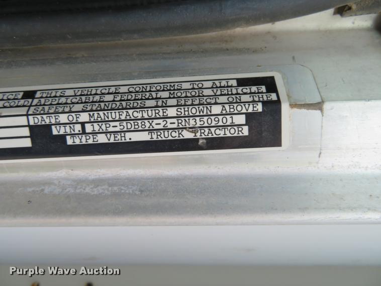 image for item DI9863 1994 Peterbilt 379 semi truck