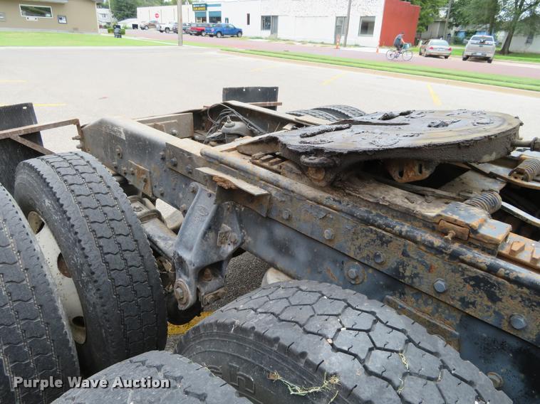 image for item DI9863 1994 Peterbilt 379 semi truck