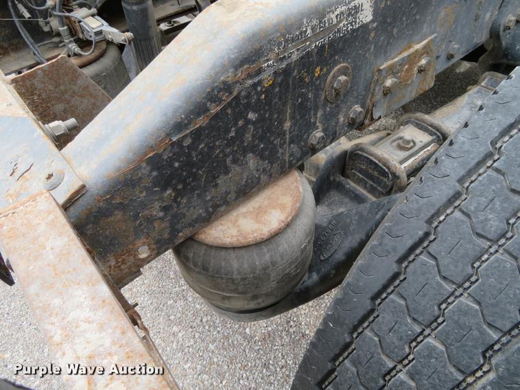 image for item DI9863 1994 Peterbilt 379 semi truck