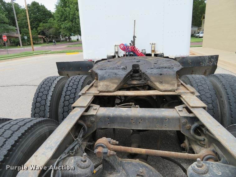 image for item DI9863 1994 Peterbilt 379 semi truck