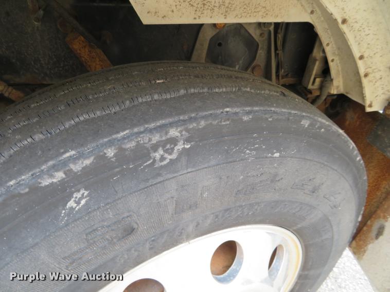 image for item DI9863 1994 Peterbilt 379 semi truck