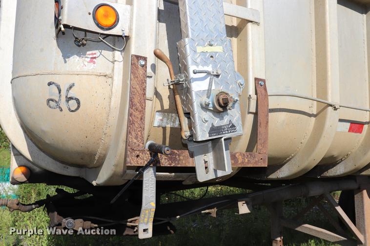 image for item DQ9382 1978 Fruehauf DC4-M2-240 end dump trailer