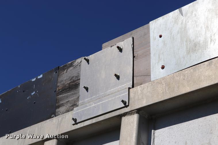 image for item DQ9382 1978 Fruehauf DC4-M2-240 end dump trailer