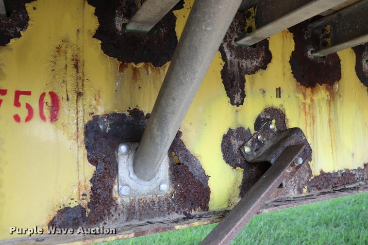 image for item DQ9394 2000 Wilson flatbed trailer