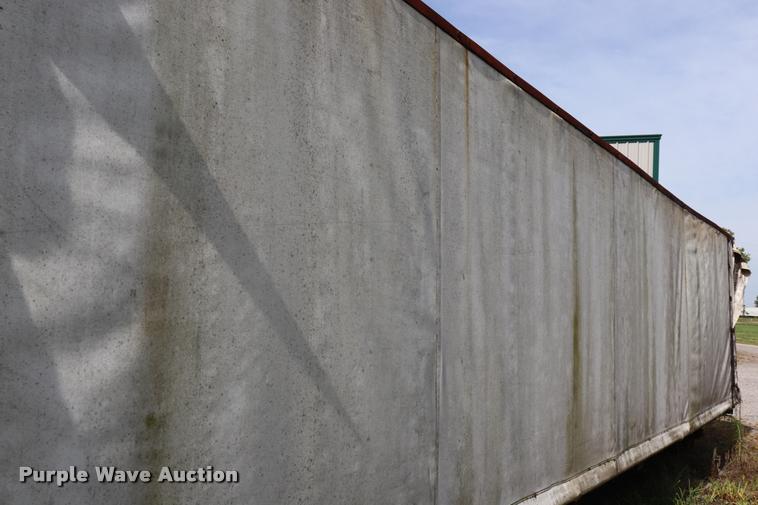 image for item DQ9396 Steel flatbed