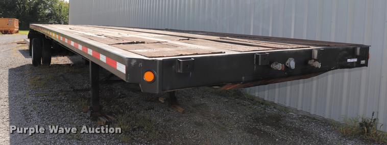 image for item DQ9398 1990 Fontaine flatbed trailer