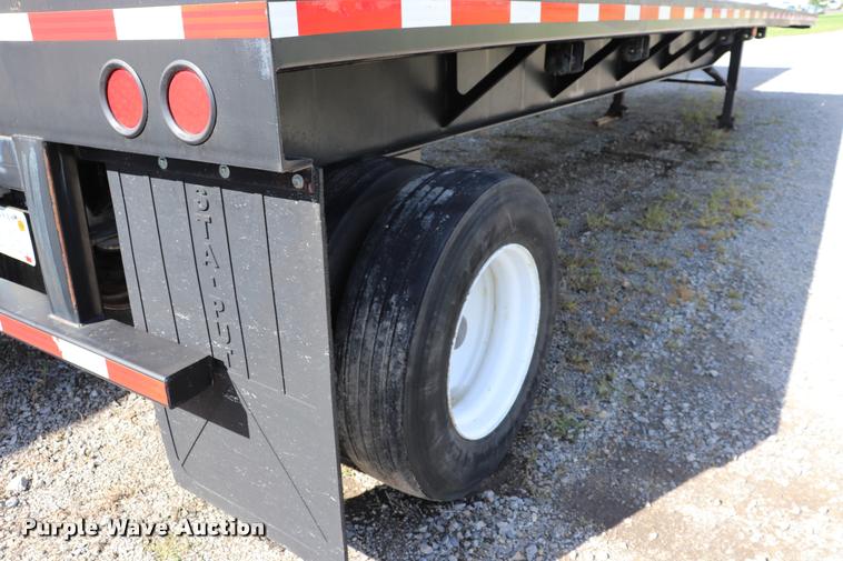 image for item DQ9398 1990 Fontaine flatbed trailer