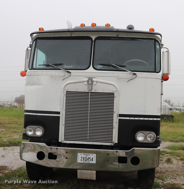 image for item DQ9447 1983 Kenworth K10 semi truck