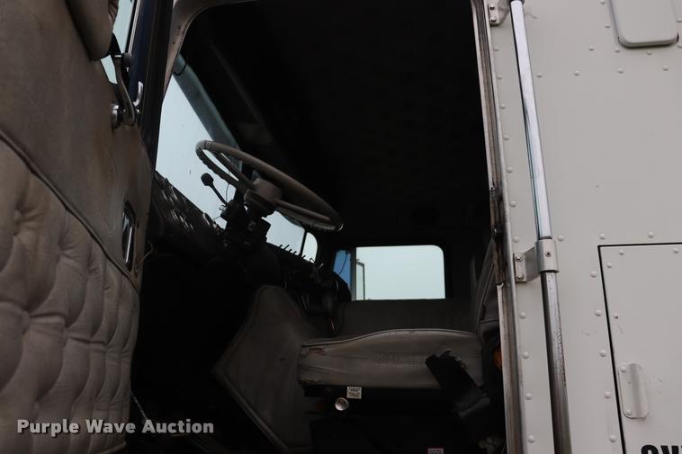 image for item DQ9447 1983 Kenworth K10 semi truck