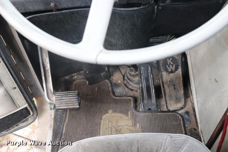 image for item DQ9447 1983 Kenworth K10 semi truck