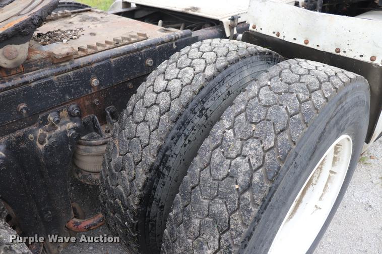 image for item DQ9447 1983 Kenworth K10 semi truck